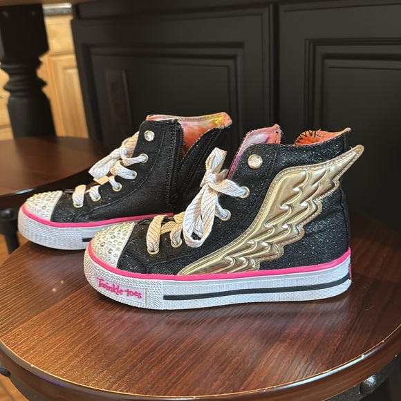 Good condition light up shoes - Picture 3 of 4